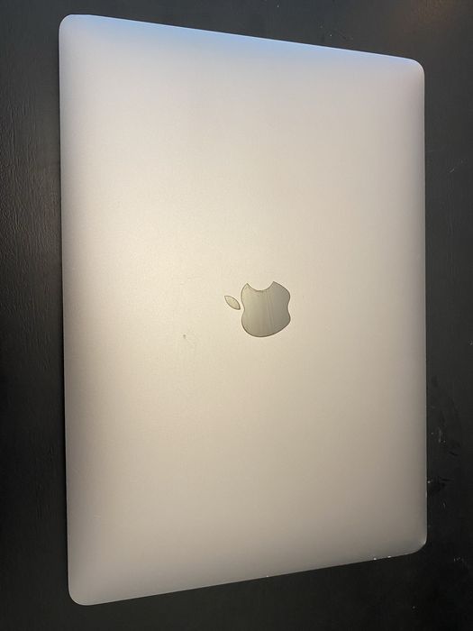 MacBook Pro 13″ 2017 i5 8 GB SSD 256 GB – uszkodzony