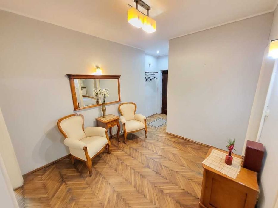 Józefitów 3 - mieszkanie 3-pokojowe 63 m² idealne pod kancelarię notarialną lub inne usługi - WOLNE od ZARAZ - Widok 2