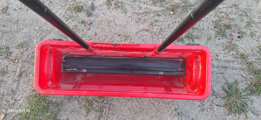 Siewnik do nawozu / trawy