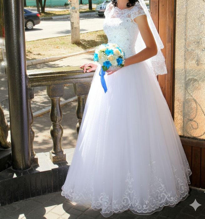 Свадебное платье б/у