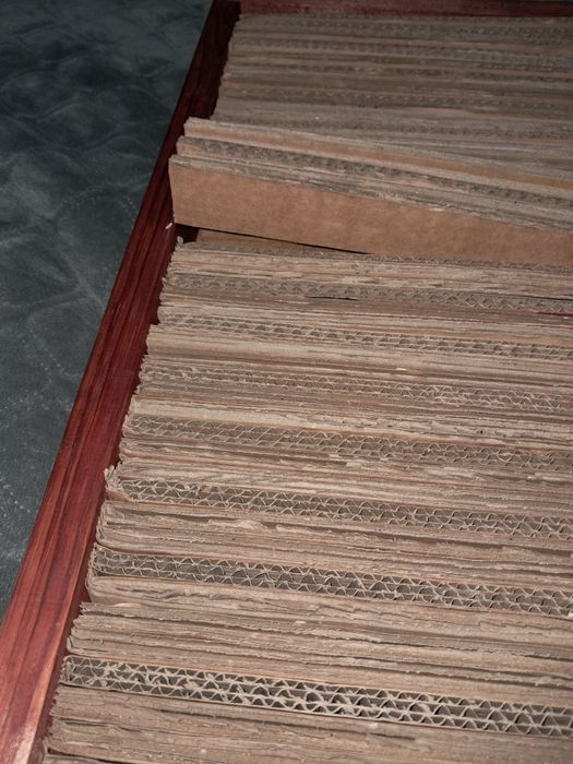 Дряпалка,когтеточка.