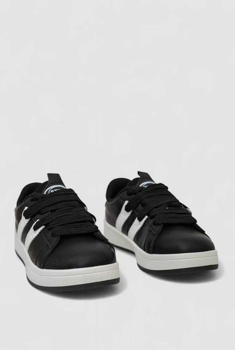 Кроссовки женские кожа, цвет черно-белый