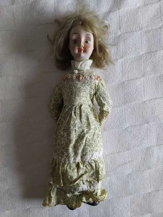 Boneca Antiga Cerâmica