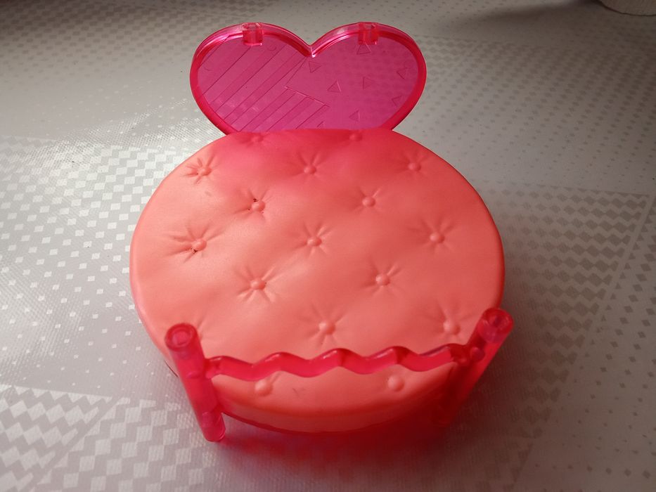 Ліжко для лялечок лол кругле з сердечком подушки ковдра