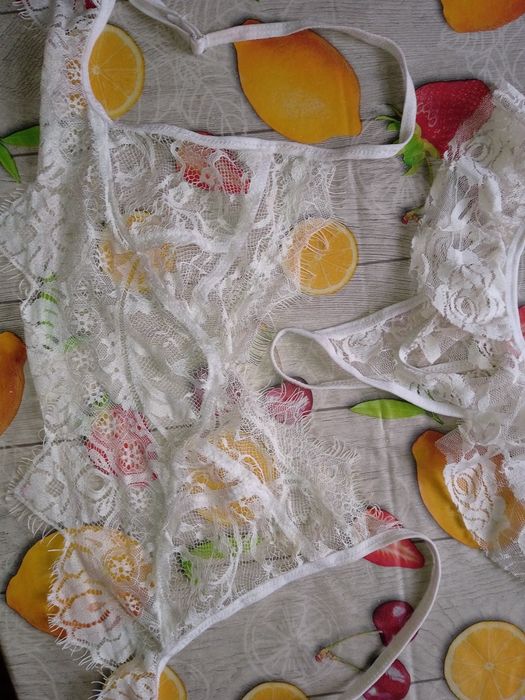Komplet Bielizny Stanik Stringi Koronkowe Białe
