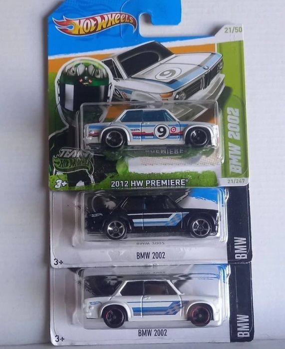 Conj 3 hot wheels BMW 2002