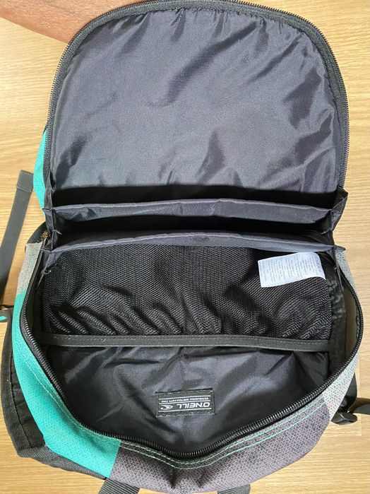Mochila O'Neill nova