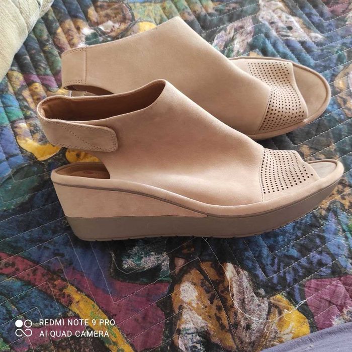Босоніжки бежеві Clarks Wynnmere Abie 25,5см