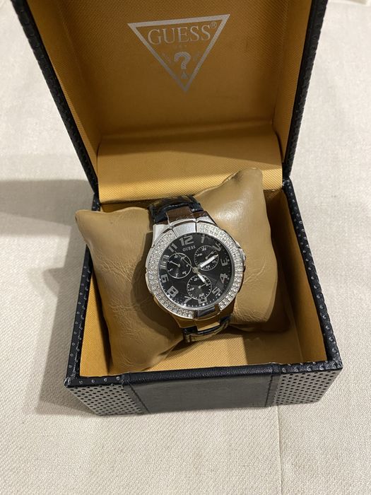 Жіночій годинник Guess W11008L2 наручний