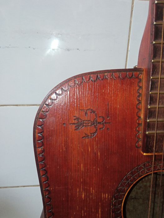 Gitara Cortez stara gitara