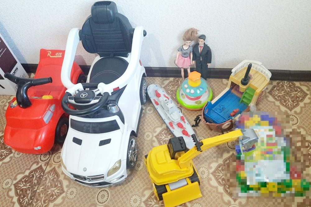 Много разных игрушек