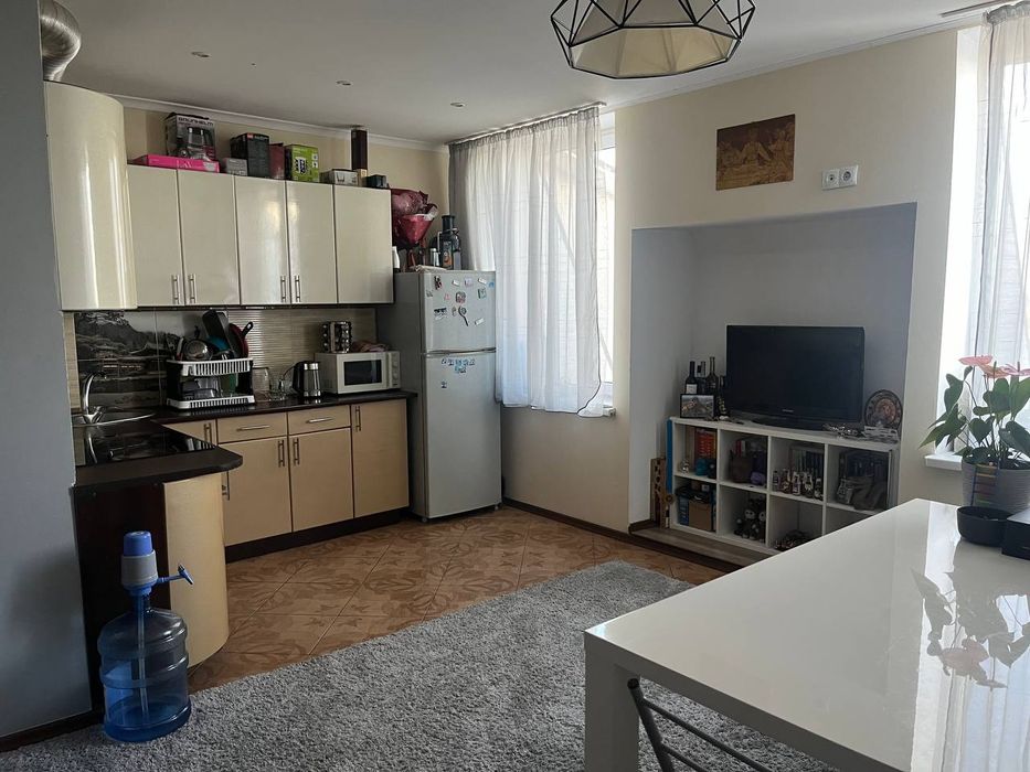 Продам 2х комнатную квартиру, 70 м.  Хлебодарское