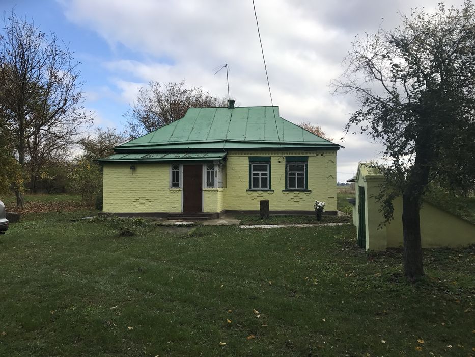 Продається будинок в с. Харківці Бориспільського району.