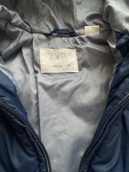 Куртка Zara.