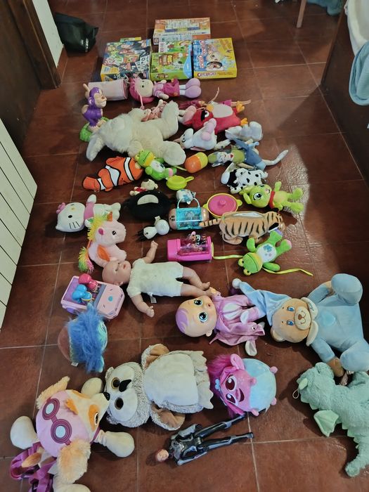 Lote brinquedos Aprox 41 peças