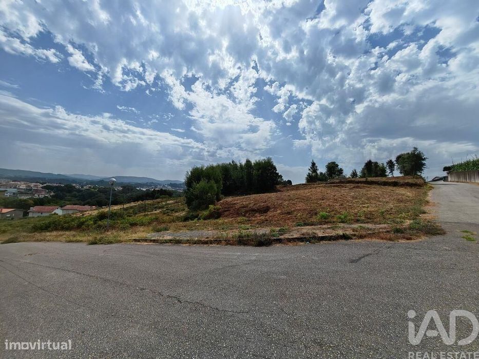 Terreno para construção em Vila de Cucujães