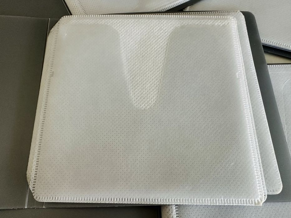 4 porta CDs / DVDs para armazenamento/ transporte de 32 unidades no total