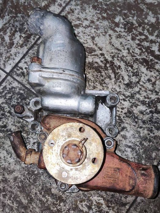 Помпа ГАЗ 21, 24, УАЗ