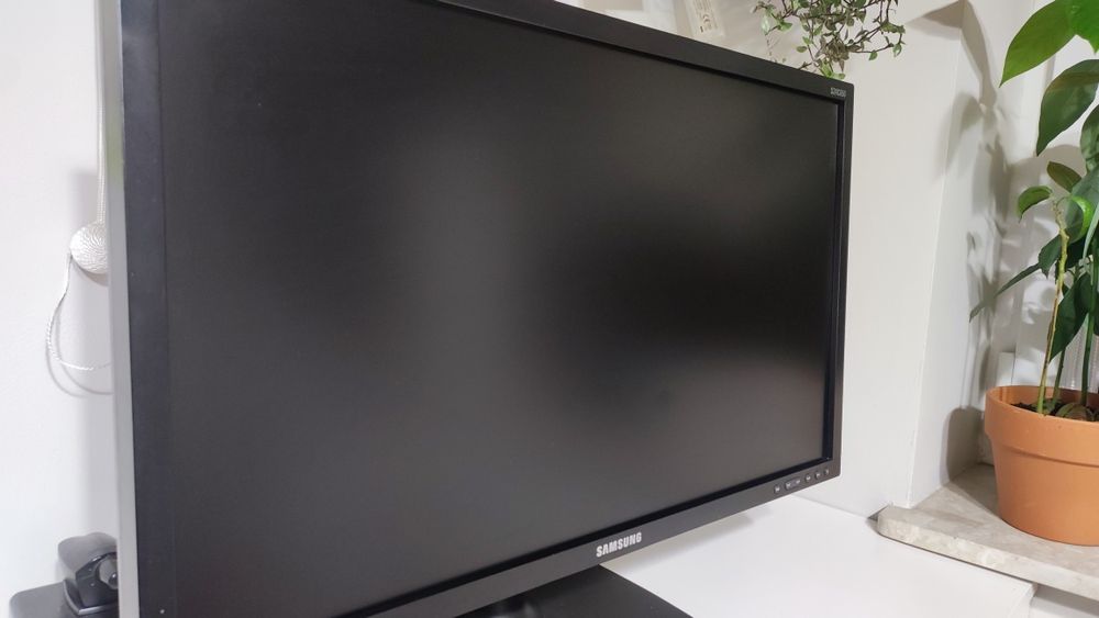 Monitor Samsung 24" LED IPS