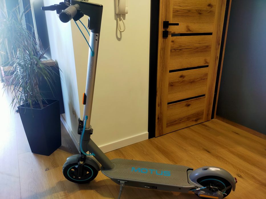 MOTUS Scooty 10 PLUS GEN 6