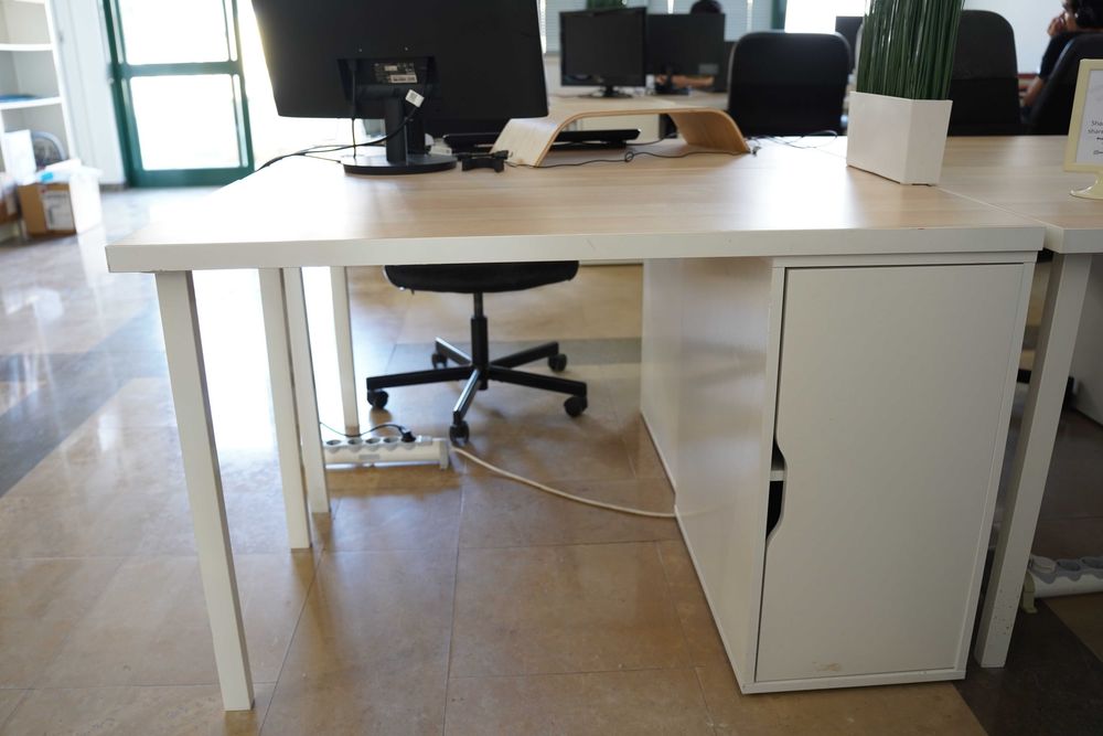 Secretária tampo madeira