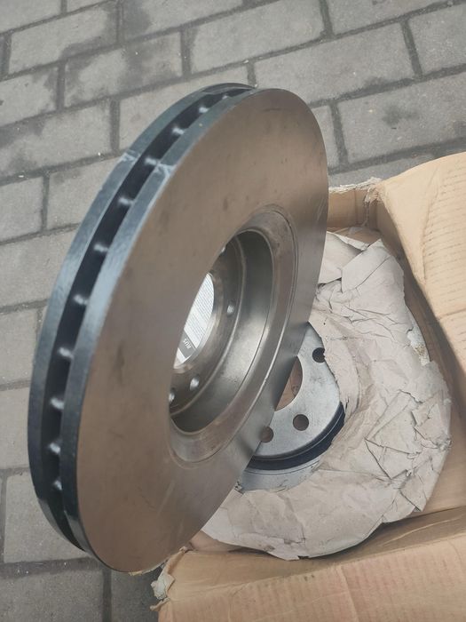 Продам гальмівні диски Brembo 09.9162.11