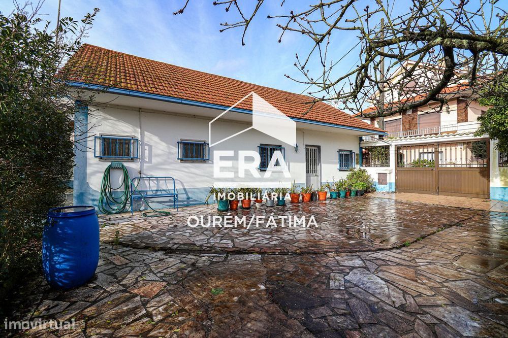 Moradia T5 com quintal em Urqueira, Ourém
