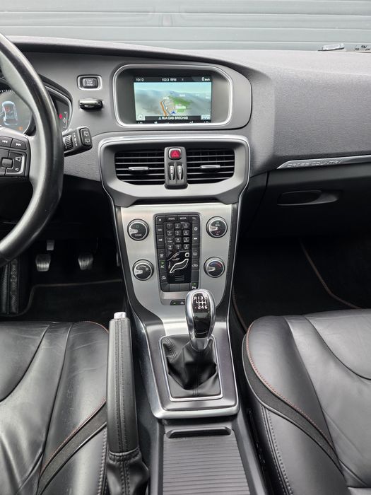 Volvo V40 Cross Country 1.6 D2 Volvo Ocean Race Full Extras