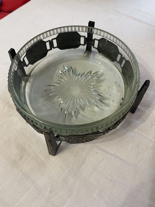 Продам конфетницю