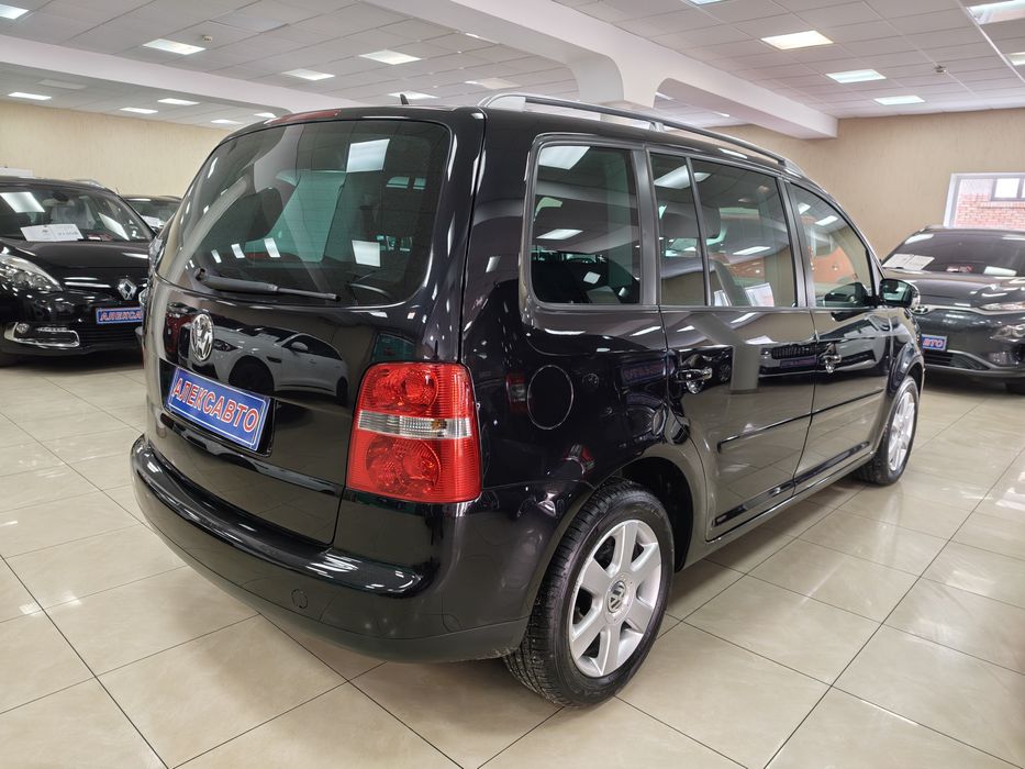 Volkswagen Touran 1.6МРі 8V 5МКПП 2006 р.в. (102 к.с.)