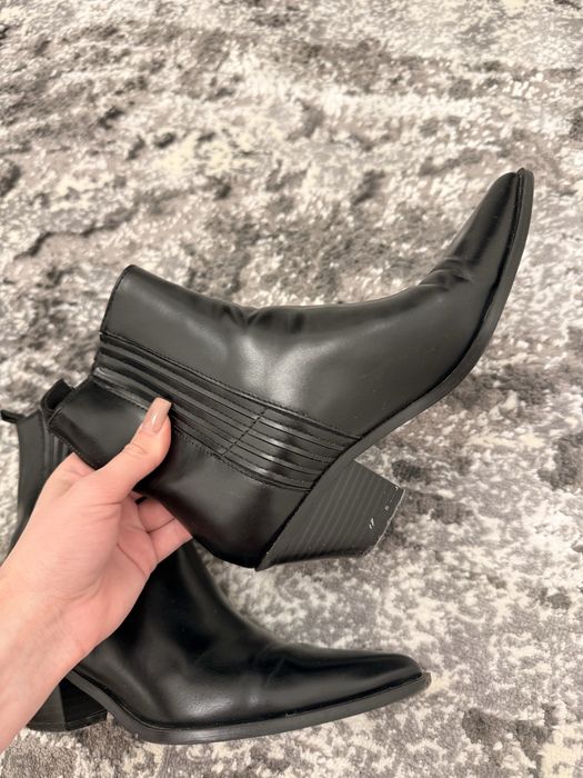 Казакі, ковбойки короткі Zara