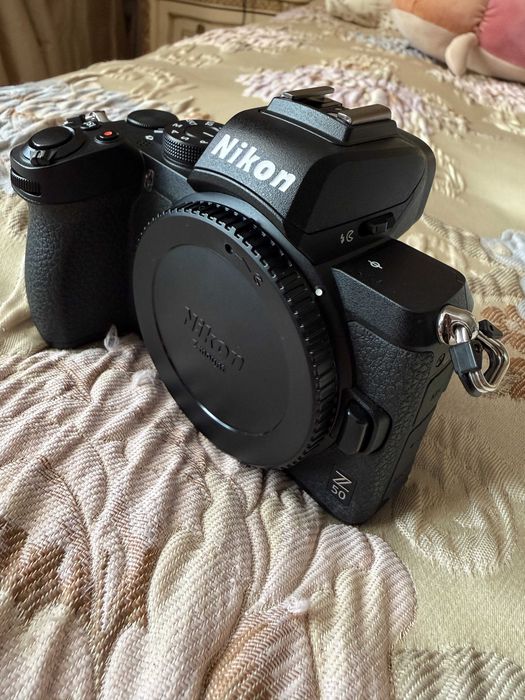 Камера NIKON Z50 BODY, без об'єктива, ідеальний стан, лічильник 4026, батарея та зарядне в комплекті, 31 мова