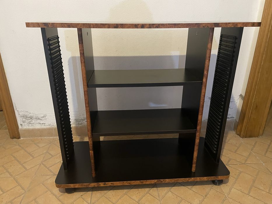Estante para livros e CD