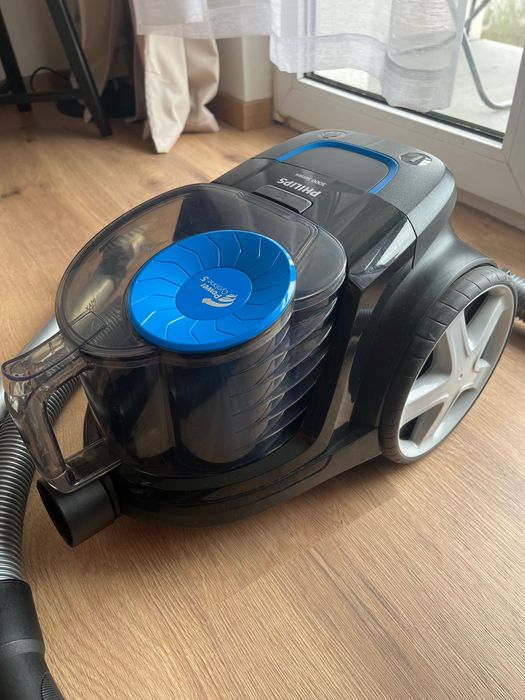 Philips Odkurzacz bezworkowy z serii 3000 używany