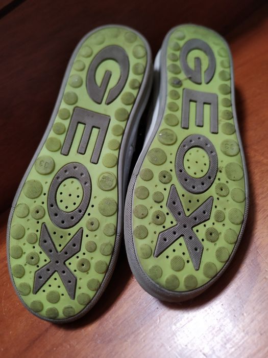 Sapatos de menina Geox prateados