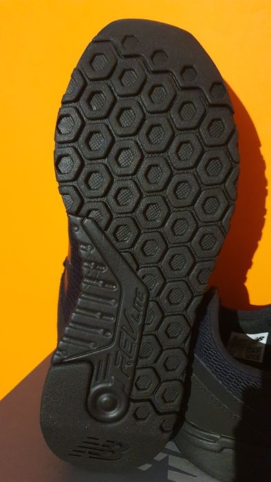 Buty sportowe New Balance czarne rozmiar 40.5