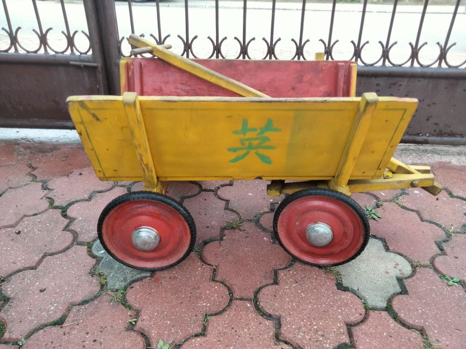 Drewniany wózek dla dzieci