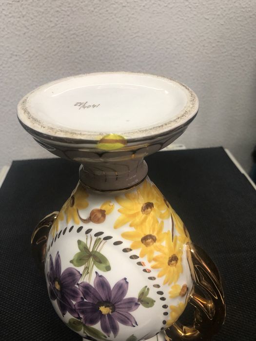 Jarra antiga em porcelana numerada