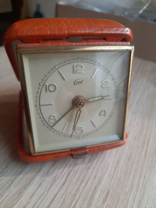 Дорожний годинник Coral