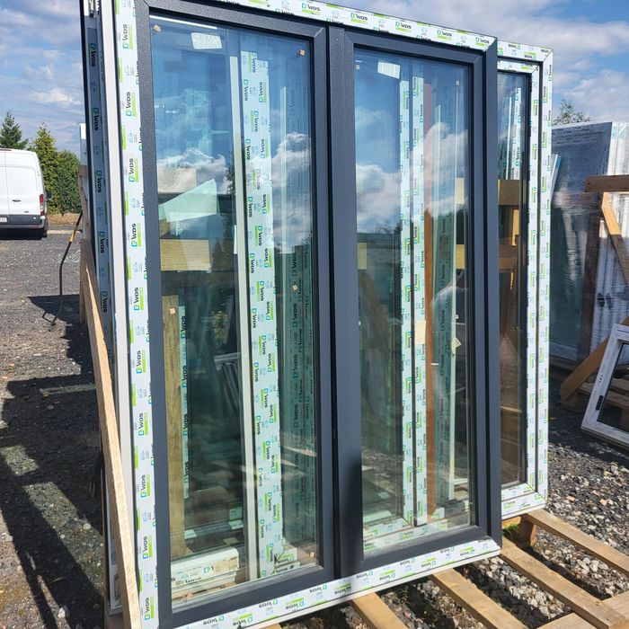 Okno 150x210 trzyszybowye antracyt,złoty dąb