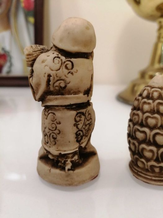 conj 2 bonecos pequenos antigos decorativos