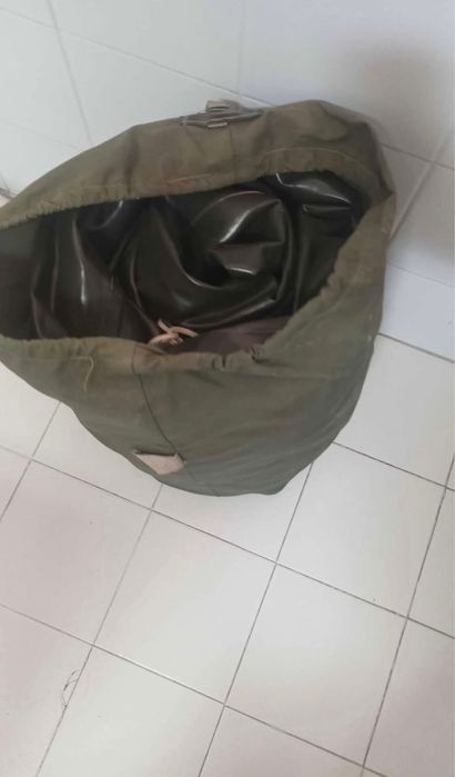 Barco inflavel sem remos