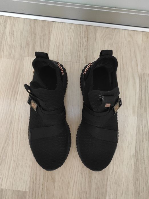 Puma кросівки 37.5