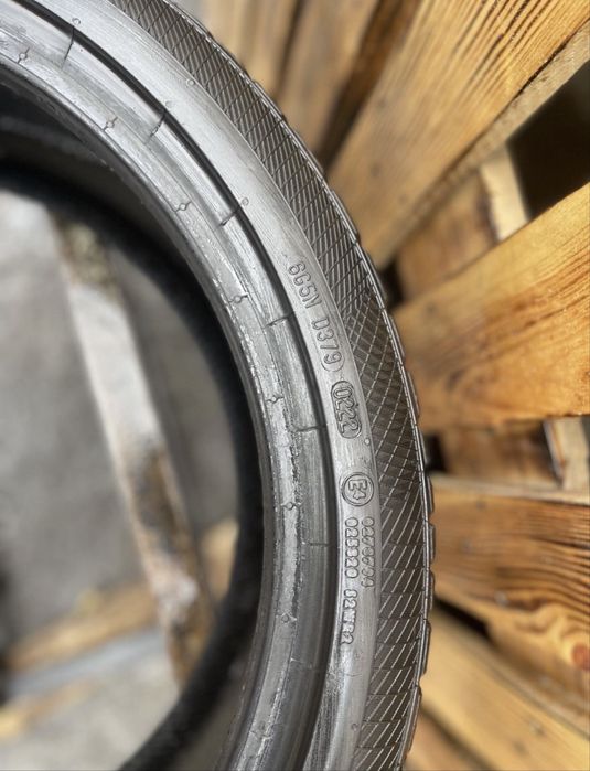 Шини, резина 225/40 r18  Continental зима