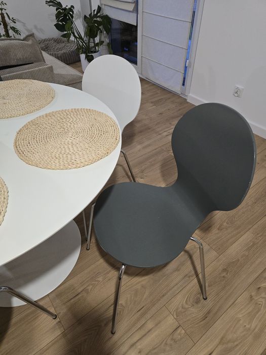 Stół okrągły 110 cm z 5 krzesłami