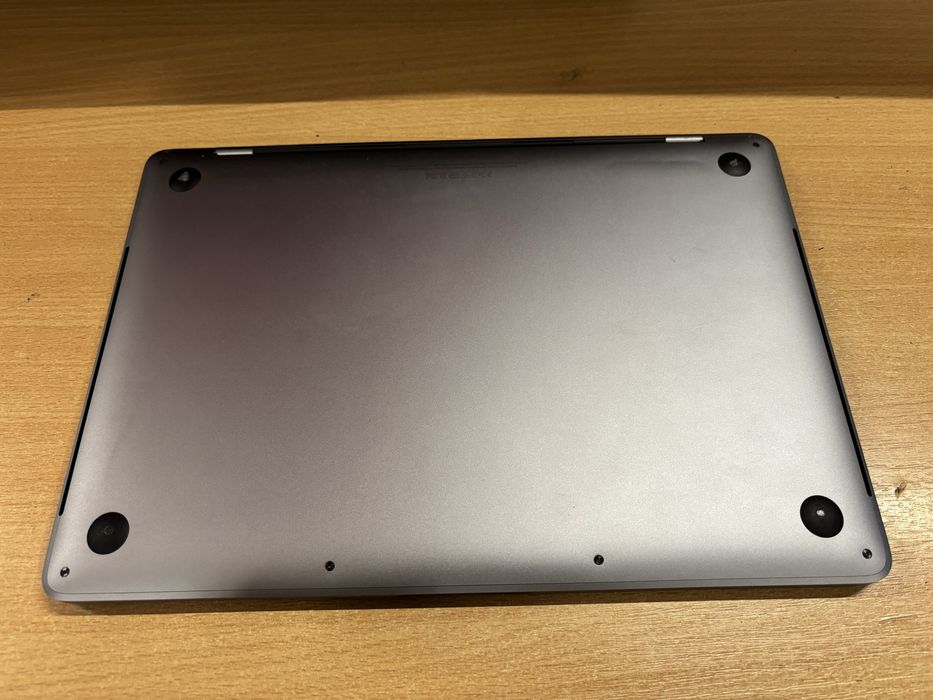 MacBook Pro touch 13.3 16 / 512