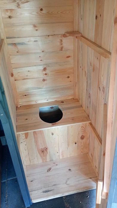 Toaleta przenośna ogrodowa z drewna WC kibelek