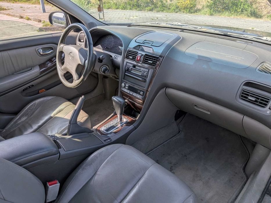 Nissan Maxima QX V6 2.0