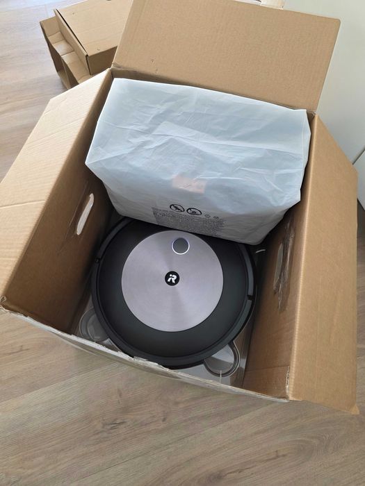 iRobot Roomba j7+ Aspirador Robot Base Auto-Esvaziamento - Bom Estado