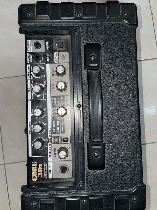 Amplificador Roland Cube 30